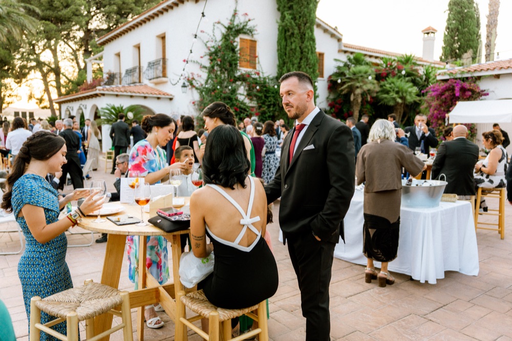 Appetizers and live music during the cocktail at Casa Imas