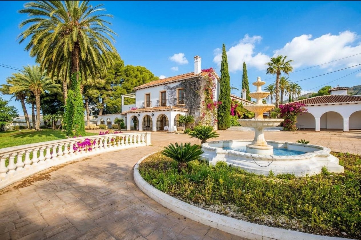 Casa Imas de día